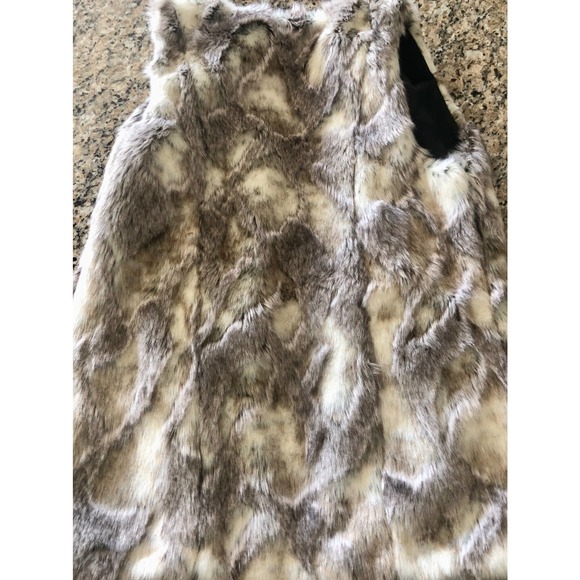 BSable Los Angeles Faux Fur‎ Vest - Picture 4 of 13